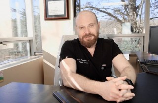 Upper Blepharoplasty While Awake! - 1